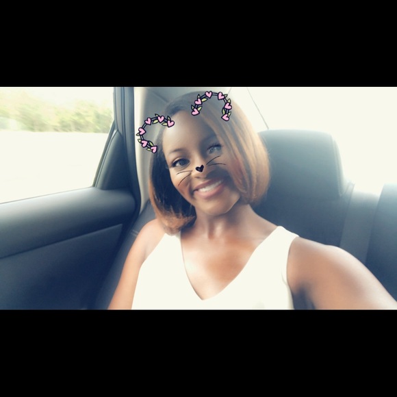 Meet your Posher, Shellessa - Picture 1 of 1